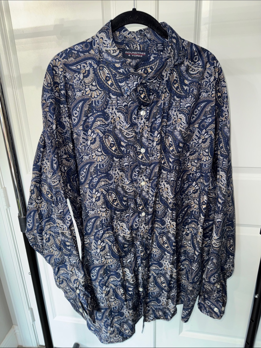 Roundtree & Yorke Blue Paisley Button-Down Shirt